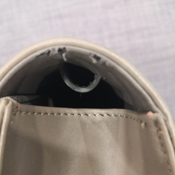 EMP. T Label crossbody bag - Picture 8 of 15